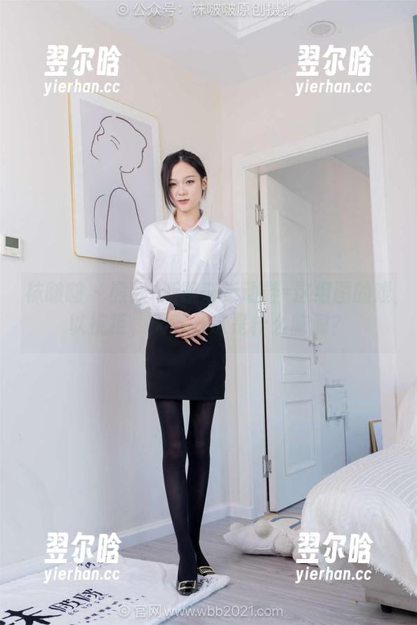 袜啵啵-熊熊 袜啵啵 - 熊熊+斯凯奇运动鞋=这组图的难以抗拒,天哪,这是什么脑洞?