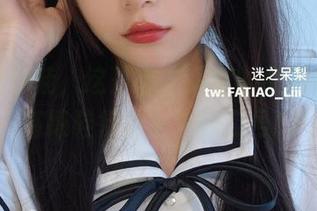 这不是穿鞋，这是迷之呆梨的最新作品集高跟鞋行走人生的口号！