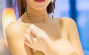 青豆客 – 易阳的油亮写真，高清得真让人想多看几眼！