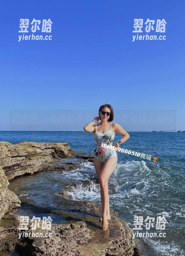 鹿瑶 微密圈 - 鹿瑶的泳装,背影有点让人期待,前面...你猜!